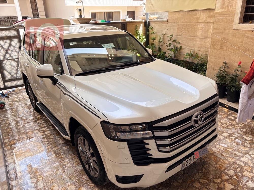 تۆیۆتا لاند کروزەر